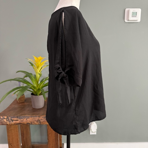 Rebel Sugar Short Sleeve Top - Picture 2 of 9